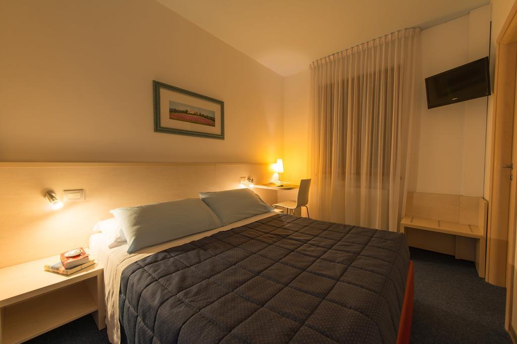 Hotel Erika マルチェージネ 部屋 写真