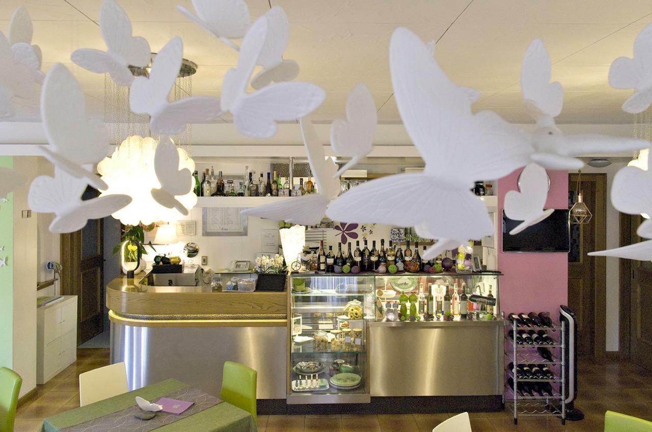 Hotel Erika マルチェージネ エクステリア 写真